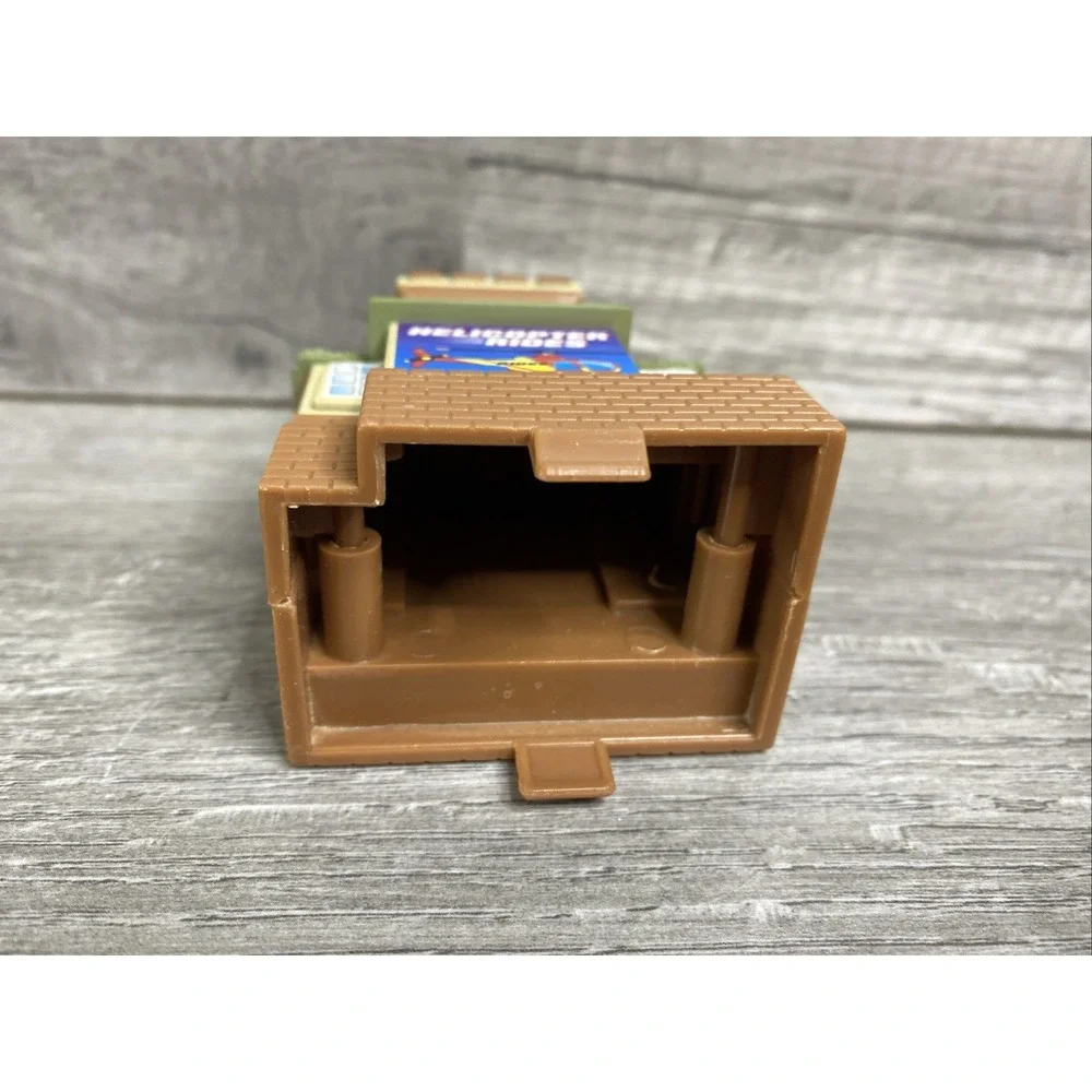 Micro Machines Tiger Shark Landing Aquarium Playset Galoob 1996 REPLACEMENT PART